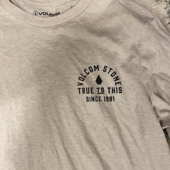 Volcom tee shirt - Picture 2 of 4